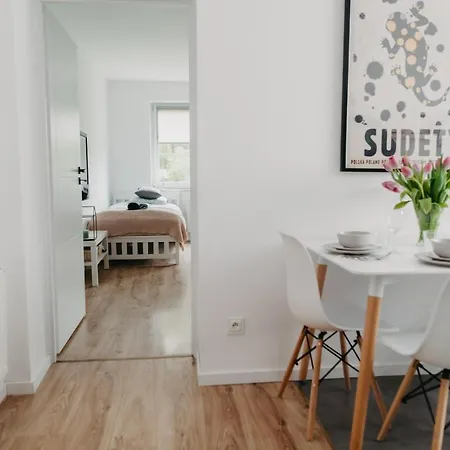 Jeleni Zakatek - W Stolicy Karkonoszy Jelenia Góra