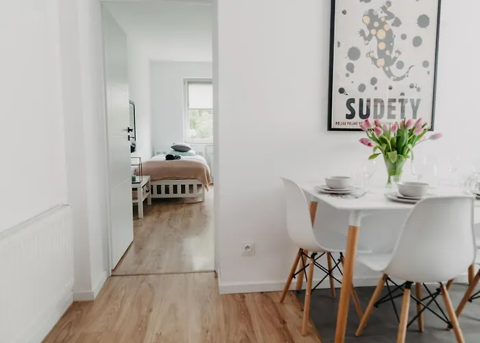 Jeleni Zakatek - W Stolicy Karkonoszy Jelenia Góra