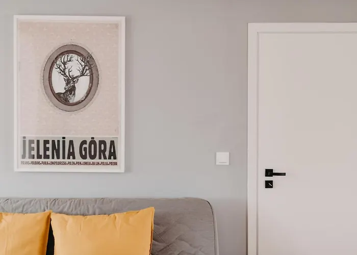 Jeleni Zakatek - W Stolicy Karkonoszy Jelenia Góra