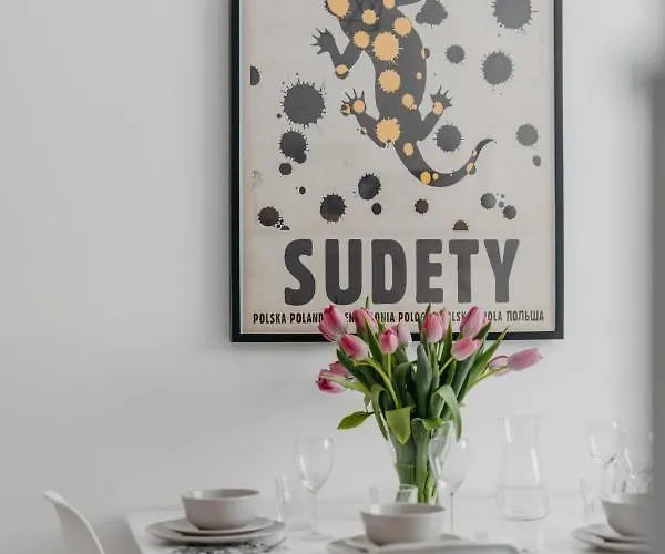 Jeleni Zakatek - W Stolicy Karkonoszy Jelenia Góra